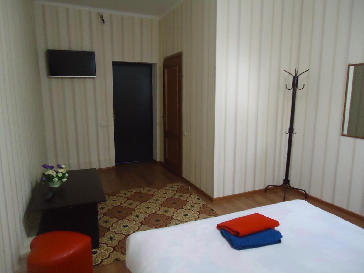 Tumar Hotel บิชเคก ภายนอก รูปภาพ