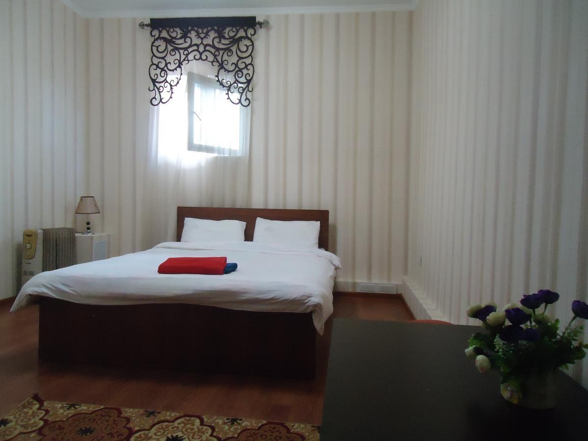Tumar Hotel บิชเคก ภายนอก รูปภาพ